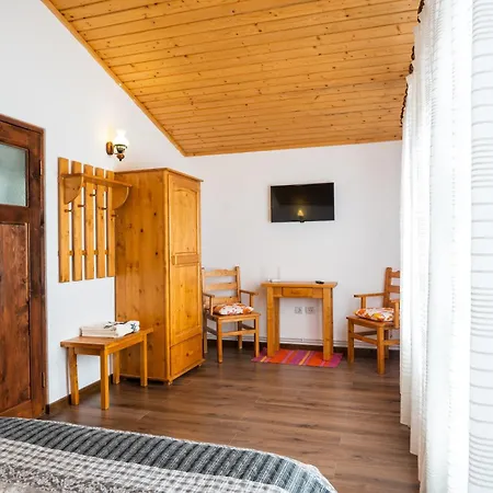 Satucul Lui Andrei Resort *